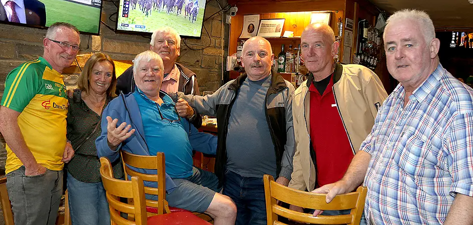 Matchday atmosphere inside Sean Og's with fans and TV screens